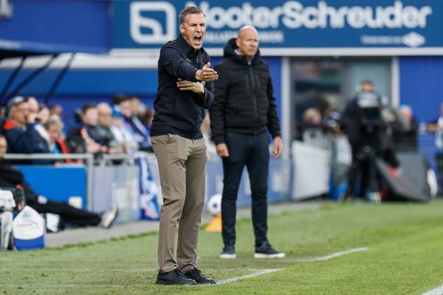 ZWOLLE - SC Cambuur coach Johan Plat, PEC Zwolle trainer Henry van der Vegt (lr) during the Dutch Eredivisie match between PEC Zwolle and Cambuur at the MAC3Park stadium on October 11, 2026 in Zwolle, the Netherlands. VINCENT JANNINK ANP Eredivisie 2026 27 xVIxANPxSportx xxANPxIVx 572129891 originalFilename: 572129891