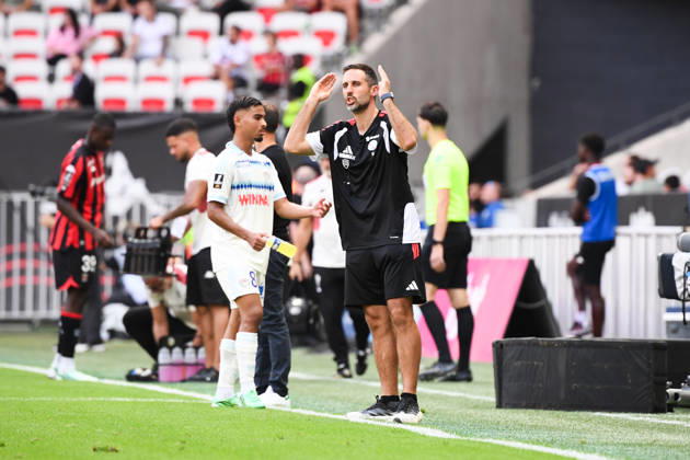 OGC Nice v RC Strasbourg Alsace - Ligue 1 McDonald s 2026 2027 Gessime YASSINE of Strasbourg and Gil Sousa coach adjunt of Strasbourg during Ligue 1 McDonald s match between Nice and Strasbourg at Allianz Riviera Stadium on October 11, 2026 in Nice, France. Nice France  Copyright: xIconxSportx 776573383