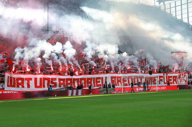 1 Bundesliga 26 27 1 FC Cologne vs. Borussia Mönchengladbach on October 11, 2026, at the RheinEnergieSTADION in Cologne. The Cologne fans in the South Stand set off pyrotechnics. MH