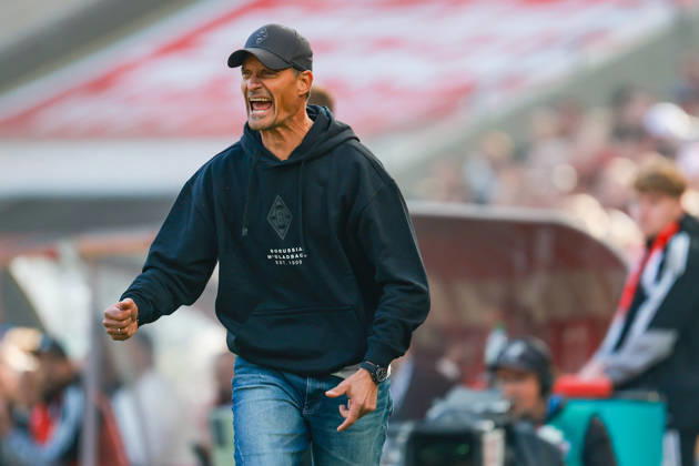 1 Bundesliga 26 27 1 FC Cologne vs. Borussia Mönchengladbach on October 11, 2026, at the RheinEnergieSTADION in Cologne; Coach Alexander Blessin of Mönchengladbach gestures MH