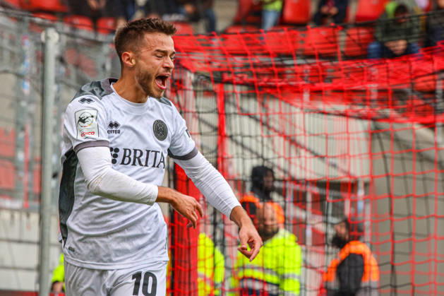 Robin Kalem of SV Wehen Wiesbaden, No. 10, celebrates after scoring the goal that made the score 2–4. Wiesbaden ultimately won the match quite convincingly in the game between FC Ingolstadt 04 and SV Wehen Wiesbaden on October 11, 2026, DFB regulations prohibit any use of photographs as image sequences and or quasi-video. GER, Soccer, 3. Liga, Matchday 8, FC Ingolstadt 04 vs. SV Wehen Wiesbaden, October 11, 2026, Audi Sportpark Ingolstadt Copyright: xEibner-Pressefoto OliverxSTRISCHx EP-OSH