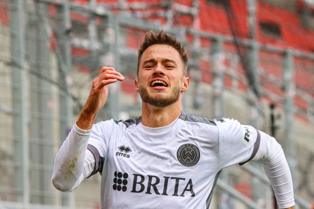 Robin Kalem of SV Wehen Wiesbaden, No. 10, celebrates after scoring the goal that made the score 2–4. Wiesbaden ultimately won the match quite convincingly in the game between FC Ingolstadt 04 and SV Wehen Wiesbaden on October 11, 2026, DFB regulations prohibit any use of photographs as image sequences and or quasi-video. GER, Soccer, 3. Liga, Matchday 8, FC Ingolstadt 04 vs. SV Wehen Wiesbaden, October 11, 2026, Audi Sportpark Ingolstadt Copyright: xEibner-Pressefoto OliverxSTRISCHx EP-OSH