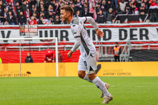 Robin Kalem of SV Wehen Wiesbaden, No. 10, celebrates after scoring the goal that made the score 2–4. Wiesbaden ultimately won the match quite convincingly in the game between FC Ingolstadt 04 and SV Wehen Wiesbaden on October 11, 2026, DFB regulations prohibit any use of photographs as image sequences and or quasi-video. GER, Soccer, 3. Liga, Matchday 8, FC Ingolstadt 04 vs. SV Wehen Wiesbaden, October 11, 2026, Audi Sportpark Ingolstadt Copyright: xEibner-Pressefoto OliverxSTRISCHx EP-OSH