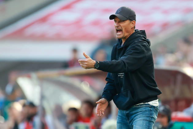 1 Bundesliga 26 27 1 FC Cologne vs. Borussia Mönchengladbach on October 11, 2026, at the RheinEnergieSTADION in Cologne; Coach Alexander Blessin of Mönchengladbach gestures MH