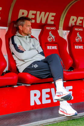 October 11, 2026, xkwix, Soccer, Bundesliga, 1. FC Köln vs. Borussia Mönchengladbach, RheinEnergieSTADION, Matchday 5, 2026–2027 season: Alexander Blessin, Borussia Mönchengladbach coach, on the bench before the game. DFB regulations prohibit any use of photographs as image sequences and or quasi-video. Photo: xKamilxWilkowskixPressefotoKochx, North Rhine-Westphalia, Germany
