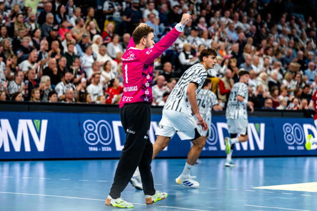 October 11, 2026, xdobgx, Opel HBL Handball, THW Kiel vs. Handball Club Hamburg; l Gonzalo Pérez de Vargas (Kiel), 1; celebrating a saved shot; blocked, saved; Kiel goalkeeper