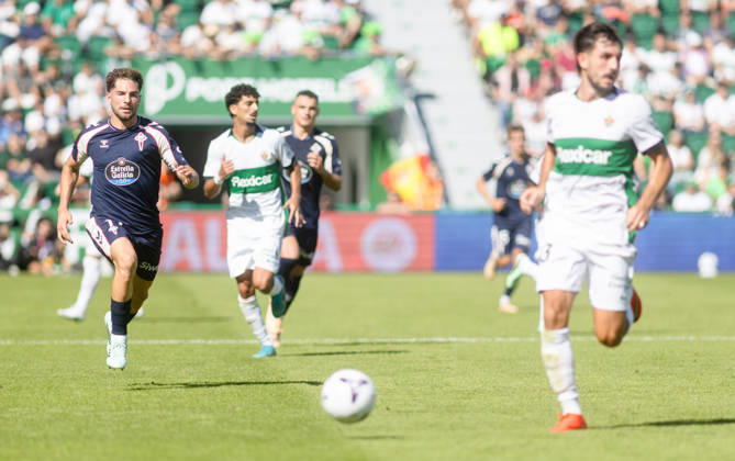 ESP LaLiga EA Sports Elche CF vs. Celta Vigo: Javi Rueda of Celta during the LaLiga EA Sports match between Elche CF and Celta Vigo, played at Martinez Valero Stadium in Elche on October 11, 2026, in Spain. Spanish Soccer Copyright: xAgenciaxLOFx
