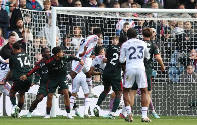 Premier League - Crystal Palace v Nottingham Forest LONDON, ENGLAND, OCTOBER 11: GOAL 2-1, Jefferson Lerma of Crystal Palace scores a goal to put Crystal Palace 2-1 ahead during The Premier League match between Crystal Palace v Nottingham Forest at Selhurst Park Stadium, London, England, on October 11. (Photo by Daniel Weir) London Selhurst Park Stadium England Copyright: xDanielxWeir SportsxPressxPhotox Sportspressphoto_SPR252388