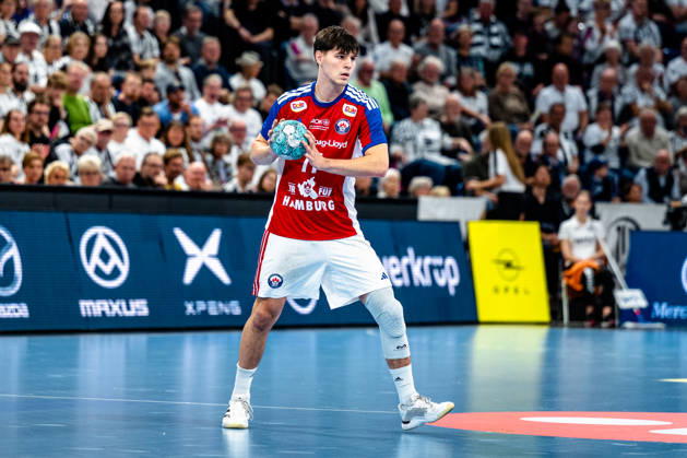 October 11, 2026, xdobgx, Opel HBL Handball, THW Kiel vs. Handball Club Hamburg, Alem Hadzic, Handball Club Hamburg, 77 on the ball, plays the ball Kiel