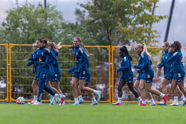 261011 Players from Sweden during a training session on October 11, 2026, in Stockholm. Photo by Caisa Rasmussen, BILDBYRAN COP 353 CR0079: soccer, football, fotball, training, practice, Sweden, women s soccer  Copyright: CAISAxRASMUSSEN BB261011CR001
