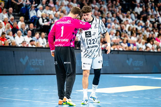 October 11, 2026, xdobgx, Opel HBL Handball, THW Kiel vs. Handball Club Hamburg: l Gonzalo Pérez de Vargas (Kiel), 1, Rasmus Ankermann (Kiel), 22, in conversation (Kiel)