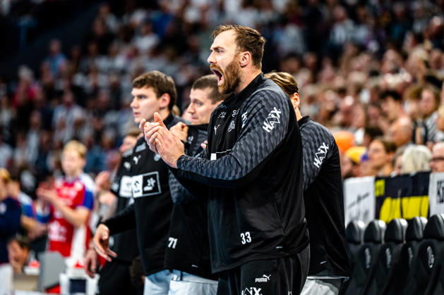 October 11, 2026, xdobgx, Opel HBL Handball, THW Kiel vs. Handball Club Hamburg, l Andreas Wolff (Kiel), 33, applauds, applause for Kiel
