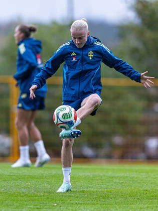 261011 Anna Sandberg of Sweden during a training session on October 11, 2026, in Stockholm. Photo by Caisa Rasmussen, BILDBYRAN COP 353 CR0079: soccer, football, fotball, training, practice, Sweden, women s soccer  Copyright: CAISAxRASMUSSEN BB261011CR003