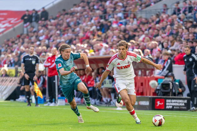 Hugo Bolin of Borussia Mönchengladbach, 38, and Julian Pauli of 1. FC Köln, 03, in a tackle during the 1. FC Köln vs. Borussia Mönchengladbach match, soccer, Bundesliga, Matchday 5, 2026–27 season, October 12, 2026. DFL regulations prohibit any use of photographs as image sequences and or quasi-video, 1. FC Köln vs. Borussia Mönchengladbach, soccer, Bundesliga, Matchday 5, 2026–27 season, October 12, 2026, Cologne Copyright: xEibner-Pressefoto LukasxBaldygax EP_LBA