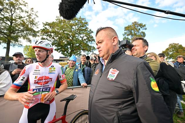 Belgium s Michael Vanthourenhout celebrates after winning the men elite race of the Mosselcross cyclocross cycling event, on Sunday 11 October 2026, in Dendermonde, the first race (out of 7) of the HG Cross competition. DAVIDxPINTENS  x189453024x