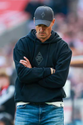 1 Bundesliga 26 27 1 FC Cologne vs. Borussia Mönchengladbach on October 11, 2026, at the RheinEnergieSTADION in Cologne; Coach Alexander Blessin; Mönchengladbach: dissatisfied, disappointed, disheartened, dejected MH