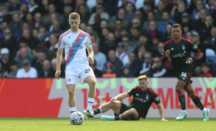 Premier League - Crystal Palace v Nottingham Forest LONDON, ENGLAND, OCTOBER 11: Adam Wharton of Crystal Palace on the ball during The Premier League match between Crystal Palace v Nottingham Forest at Selhurst Park Stadium, London, England, on October 11. (Photo by Daniel Weir) London Selhurst Park Stadium England Copyright: xDanielxWeir SportsxPressxPhotox Sportspressphoto_SPR252402