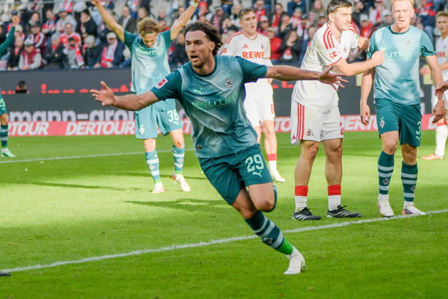 Joe Scally of Mönchengladbach 29 celebrates after scoring the goal on 1 1 11 10 2026 ¢ Soccer ¢ 1. FC Köln vs. Borussia Mönchengladbach, RheinEnergieStadion, Cologne, DFB and DFL regulations prohibit any use of photographs as image sequences and or quasi-video. NRW, Germany Copyright: xpepphotox xHorstxMauelshagenx pep00321, pep_20261011_hm