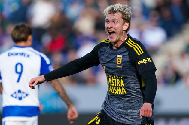 2026-10-11 VriendenLoterij Eredivisie: PEC Zwolle v SC Cambuur ZWOLLE, NETHERLANDS - OCTOBER 11: Nicolas Binder of SC Cambuur during the VriendenLoterij Eredivisie match between PEC Zwolle and SC Cambuur at Mac3Park Stadion on October 11, 2026 in Zwolle, Netherlands. Zwolle Mac3Park Stadion Netherlands Content not available for redistribution in The Netherlands directly or indirectly through any third parties. Copyright: xAndrexWeeningx
