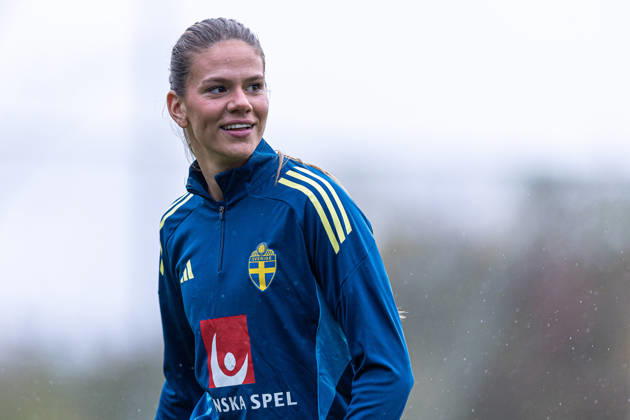 261011 Bella Andersson of Sweden during a training session on October 11, 2026, in Stockholm. Photo by Caisa Rasmussen, BILDBYRAN COP 353 CR0079 soccer football fotball training practice Sweden women s women s soccer Copyright: CAISAxRASMUSSEN BB261011CR010