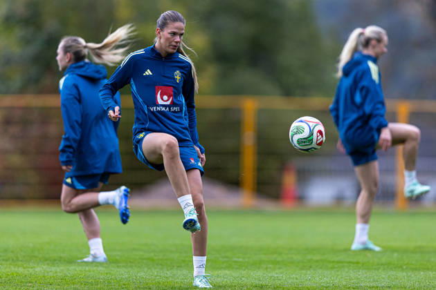 261011 Bella Andersson of Sweden during a training session on October 11, 2026, in Stockholm. Photo by Caisa Rasmussen, BILDBYRAN COP 353 CR0079: soccer, football, fotball, training, practice, Sweden, women s soccer, BBENG  Copyright: CAISAxRASMUSSEN BB261011CR011