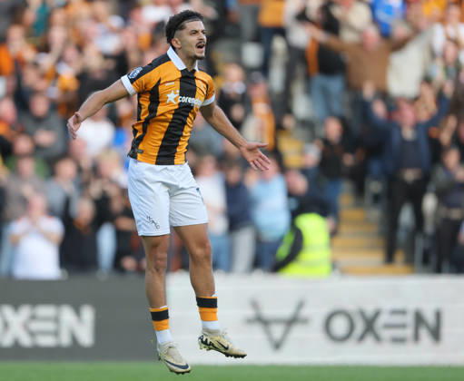 Hull City v Everton - Premier League 2026 27 Mohamed Belloumi of Hull City celebrates equalizing goal during the Premier League 2026 27 match between Hull City and Everton at MKM Stadium on October 11, 2026 in Hull, United Kingdom. WARNING! This Photograph May Only Be Used For Newspaper And Or Magazine Editorial Purposes. May Not Be Used For Publications Involving 1 player, 1 Club Or 1 Competition Without Written Authorisation From Football DataCo Ltd. For Any Queries, Please Contact Football DataCo Ltd on +44 (0) 207 864 9121 Hull MKM Stadium England United Kingdom Copyright: xAllstarxPicturexLibraryxLtdx