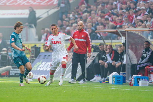 Hugo Bolin of Borussia Mönchengladbach, No. 38, in a tackle with Said El Mala of 1. FC Köln, No. 10; René Wagner of 1. FC Köln, coach of 1. FC Köln vs. Borussia Mönchengladbach, Soccer, Bundesliga, Matchday 5, 2026–27 season, October 12, 2026, DFL regulations prohibit any use of photographs as image sequences and or quasi-video, 1 FC Köln vs. Borussia Mönchengladbach, Soccer, Bundesliga, Matchday 5, 2026–27 Season, October 12, 2026, Cologne Copyright: xEibner-Pressefoto LukasxBaldygax EP_LBA