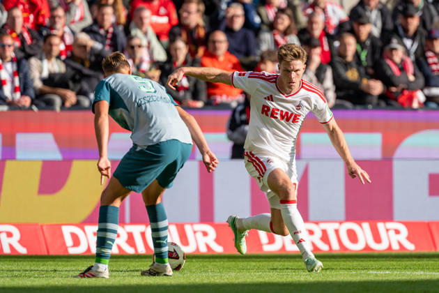 Jan Leszczynski, Borussia Mönchengladbach, No. 05, in a tackle with Marius Buelter, 1. FC Köln, No. 30; 1. FC Köln vs. Borussia Mönchengladbach, Soccer, Bundesliga, Matchday 5, 2026–27 season, October 12, 2026. DFL regulations prohibit any use of photographs as image sequences and or quasi-video, 1. FC Köln vs. Borussia Mönchengladbach, Soccer, Bundesliga, Matchday 5, 2026–27 Season, October 12, 2026, Cologne Copyright: xEibner-Pressefoto LukasxBaldygax EP_LBA