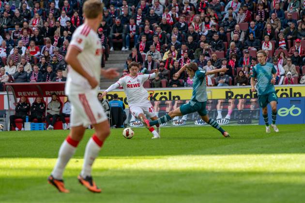 Mikey Moore, Midfielder, 1 FC Cologne 47 , , 1 FC Cologne vs. Borussia Mönchengladbach, Soccer, Bundesliga 1, Matchday 5, October 11, 2026. DFB and DFL regulations prohibit any use of photographs as image sequences and or quasi-video. Cologne, North Rhine-Westphalia, Germany Copyright: xkolbert-press MartinxWdziecznyx