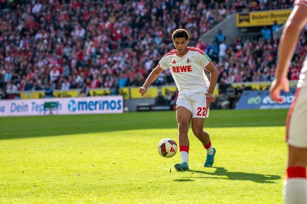 Jahmai Simpson Pusey, Defender, 1. FC Köln 22 , , 1. FC Köln vs. Borussia Mönchengladbach, Soccer, 1. Bundesliga, Matchday 5, October 11, 2026. DFB and DFL regulations prohibit any use of photographs as image sequences and or quasi-video. Cologne, North Rhine-Westphalia, Germany Copyright: xkolbert-press MartinxWdziecznyx