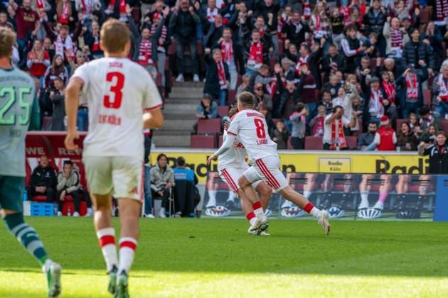 Isak Bergmann Johannesson, midfielder, 1. FC Köln 8, celebrating after the 1-0 goal, 1. FC Köln vs. Borussia Mönchengladbach, soccer, Bundesliga, Matchday 5, October 11, 2026. DFB and DFL regulations prohibit any use of photographs as image sequences and or quasi-video. Cologne, North Rhine-Westphalia, Germany Copyright: xkolbert-press MartinxWdziecznyx