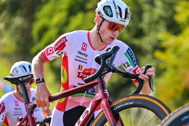 Belgium s Yordi Corsus is pictured in action during the men elite race of the Mosselcross cyclocross cycling event, on Sunday 11 October 2026, in Dendermonde, the first race (out of 7) of the HG Cross competition. DAVIDxPINTENS x189457569x