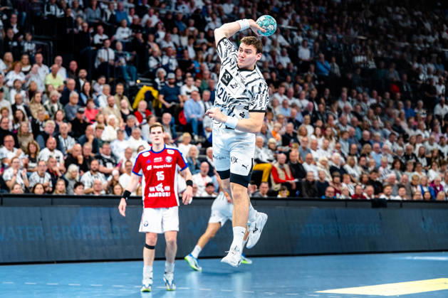 October 11, 2026, xdobgx, Opel HBL Handball, THW Kiel vs. Handball Club Hamburg; left: Lukas Laube (Kiel), taking a shot, in action, throwing at Kiel