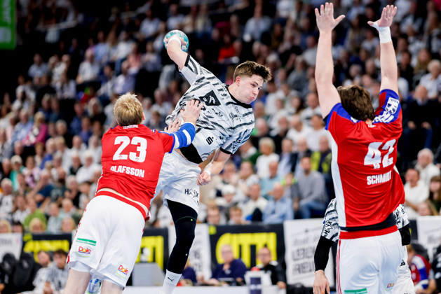 Kiel, October 11, 2026; Handball, 2026–27 Bundesliga 1, THW Kiel vs. Handball Club Hamburg; Einar Olafsson (HC Hamburg), 23; Rasmus Ankermann (THW Kiel), 22; Jan Christian Schmidt (HC Hamburg), 42
