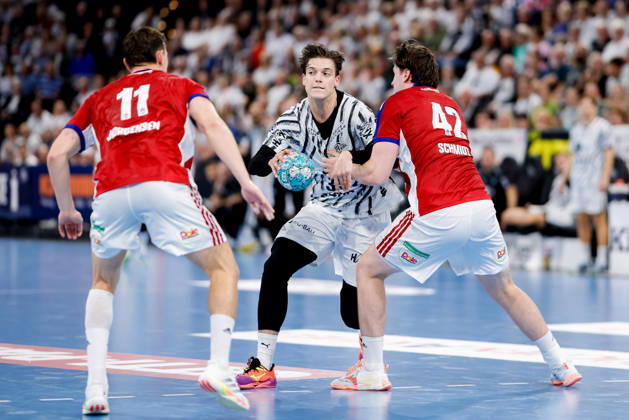 Kiel, October 11, 2026; Handball, 1st Bundesliga 2026–27; THW Kiel vs. Handball Club Hamburg; Nicolaj Jörgensen (HC Hamburg), 11; Domen Makuc (THW Kiel), 35; Jan Christian Schmidt (HC Hamburg), 42