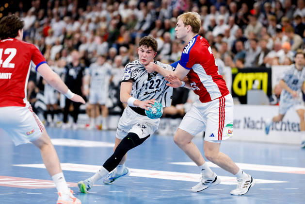 Kiel, October 11, 2026; Handball, 2026–27 Bundesliga 1, THW Kiel vs. Handball Club Hamburg; Rasmus Ankermann (THW Kiel, 22), Einar Olafsson (HC Hamburg, 23)
