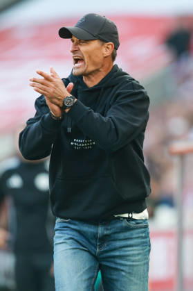 1 Bundesliga 26 27 1 FC Cologne vs. Borussia Mönchengladbach on October 11, 2026, at the RheinEnergieSTADION in Cologne Coach Alexander Blessin Mönchengladbach is satisfied, clapping, clapping, applause, applauding MH