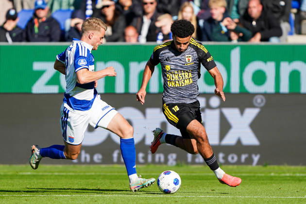 2026-10-11 VriendenLoterij Eredivisie: PEC Zwolle v SC Cambuur ZWOLLE, NETHERLANDS - OCTOBER 11: Simon Graves of PEC Zwolle and Rafik El Arguioui of SC Cambuur during the VriendenLoterij Eredivisie match between PEC Zwolle and SC Cambuur at Mac3Park Stadion on October 11, 2026 in Zwolle, Netherlands. Zwolle Mac3Park Stadion Netherlands Content not available for redistribution in The Netherlands directly or indirectly through any third parties. Copyright: xAndrexWeeningx