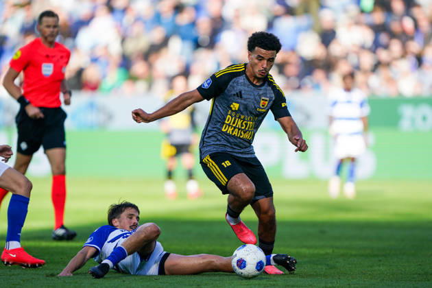 2026-10-11 VriendenLoterij Eredivisie: PEC Zwolle v SC Cambuur ZWOLLE, NETHERLANDS - OCTOBER 11: Ryan Thomas of PEC Zwolle and Rafik El Arguioui of SC Cambuur during the VriendenLoterij Eredivisie match between PEC Zwolle and SC Cambuur at Mac3Park Stadion on October 11, 2026 in Zwolle, Netherlands. Zwolle Mac3Park Stadion Netherlands Content not available for redistribution in The Netherlands directly or indirectly through any third parties. Copyright: xAndrexWeeningx