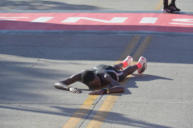 Chicago Marathon 2026 CHICAGO, ILLINOIS - OCTOBER 11: Kenyan runner Amos Kipruto crosses the finish line to win the men s professional division at the 48th Bank of America Chicago Marathon in Chicago, United States on October 11, 2026. Over 55,000 participants competed in the 26.2-mile course starting and finishing in Grant Park. Jacek Boczarski Anadolu Chicago United States. Editorial use only. Please get in touch for any other usage. Copyright: x2026xAnadoluxJacekxBoczarskix