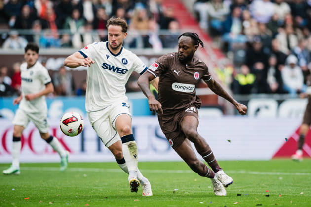 2. Bundesliga: FC St. Pauli vs. Karlsruher SC, October 11, 2026; Christoph Kobald (Karlsruher SC, 22) vs. Ricky Jade Jones (FC St. Pauli, 26), tackle, soccer, 2. Bundesliga, Matchday 7: FC St. Pauli vs. Karlsruher SC on October 11, 2026, at Millerntor Stadium, Hamburg. DFL regulations prohibit any use of photographs as image sequences and or quasi-video. Copyright: xBEAUTIFULxSPORTS Tonhäuserx