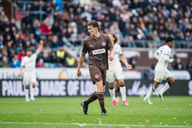2. Bundesliga: FC St. Pauli vs. Karlsruher SC, October 11, 2026; Martijn Kaars, FC St. Pauli; 19 soccer, 2. Bundesliga, Matchday 7: FC St. Pauli vs. Karlsruher SC on October 11, 2026, at Millerntor Stadium, Hamburg. DFL regulations prohibit any use of photographs as image sequences and or quasi-video. Copyright: xBEAUTIFULxSPORTS Tonhäuserx