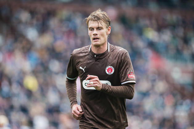 2. Bundesliga: FC St. Pauli vs. Karlsruher SC, October 11, 2026; Eric Smith, FC St. Pauli; 8 soccer, 2. Bundesliga, Matchday 7: FC St. Pauli vs. Karlsruher SC on October 11, 2026, at Millerntor Stadium, Hamburg. DFL regulations prohibit any use of photographs as image sequences and or quasi-video. Copyright: xBEAUTIFULxSPORTS Tonhäuserx
