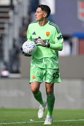 Pierluigi Gollini of AS Roma in action during the Serie A soccer match between Como Calcio and AS Roma at the Giuseppe Sinigaglia stadium in Como, north Italy - October 11, 2026 - Soccer. Copyright: xTizianoxBallabio LaPressex