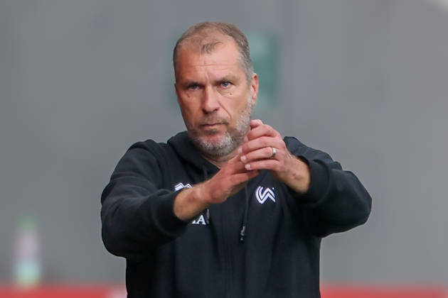 Ingolstadt, Germany, October 11, 2026, 3rd League 2026–2027, Matchday 8: FC Ingolstadt 04 vs. SV Wehen Wiesbaden. Pictured: SVWW coach Jochen Seitz gesturing on the field. DFB and DFL regulations prohibit any use of photographs as image sequences and or quasi-video. Copyright: xFotostandx xSchäferx