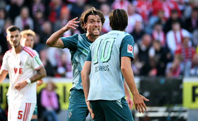 Cologne, Germany, Bundesliga 1, Matchday 5, Rhein Energie Stadium Cologne, 1. FC Köln vs. Borussia Mönchengladbach: Joe Scally (BMG), Florian Neuhaus (BMG)