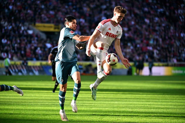 Cologne, Germany, Bundesliga 1, Matchday 5, Rhein Energie Stadium Cologne, 1. FC Köln vs. Borussia Mönchengladbach Marius Bülter (FC), Kevin Diks (BMG)