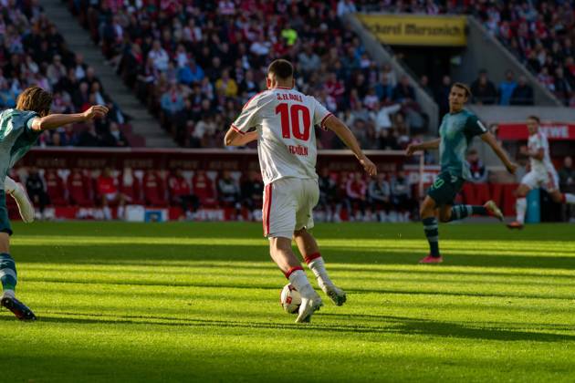 Said El Mala, midfielder, 1. FC Köln 10, during the play that led to the 2-1 goal, 1. FC Köln vs. Borussia Mönchengladbach, soccer, Bundesliga 1, Matchday 5, October 11, 2026. DFB and DFL regulations prohibit any use of photographs as image sequences and or quasi-video. Cologne, North Rhine-Westphalia, Germany Copyright: xkolbert-press MartinxWdziecznyx