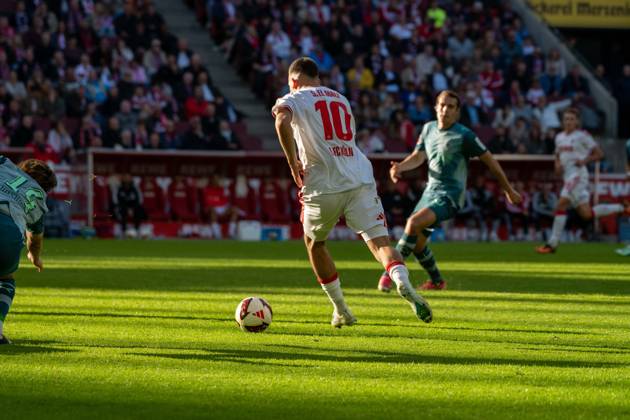 Said El Mala, midfielder, 1. FC Köln 10, during the play that led to the 2-1 goal, 1. FC Köln vs. Borussia Mönchengladbach, soccer, Bundesliga 1, Matchday 5, October 11, 2026. DFB and DFL regulations prohibit any use of photographs as image sequences and or quasi-video. Cologne, North Rhine-Westphalia, Germany Copyright: xkolbert-press MartinxWdziecznyx