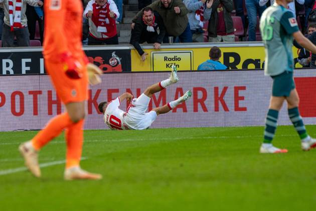 Said El Mala, midfielder, 1. FC Köln 10, celebrating after the 2-1 win, 1. FC Köln vs. Borussia Mönchengladbach, soccer, Bundesliga, Matchday 5, October 11, 2026. DFB and DFL regulations prohibit any use of photographs as image sequences and or quasi-video. Cologne, North Rhine-Westphalia, Germany Copyright: xkolbert-press MartinxWdziecznyx